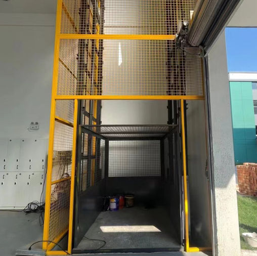 红河导轨式升降机助力物流园破解运输难题